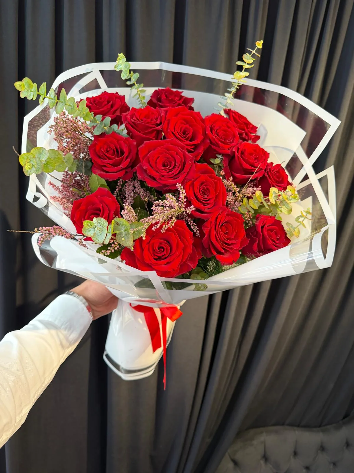 kırmızı gül buketi, 15li gül, butik çiçek