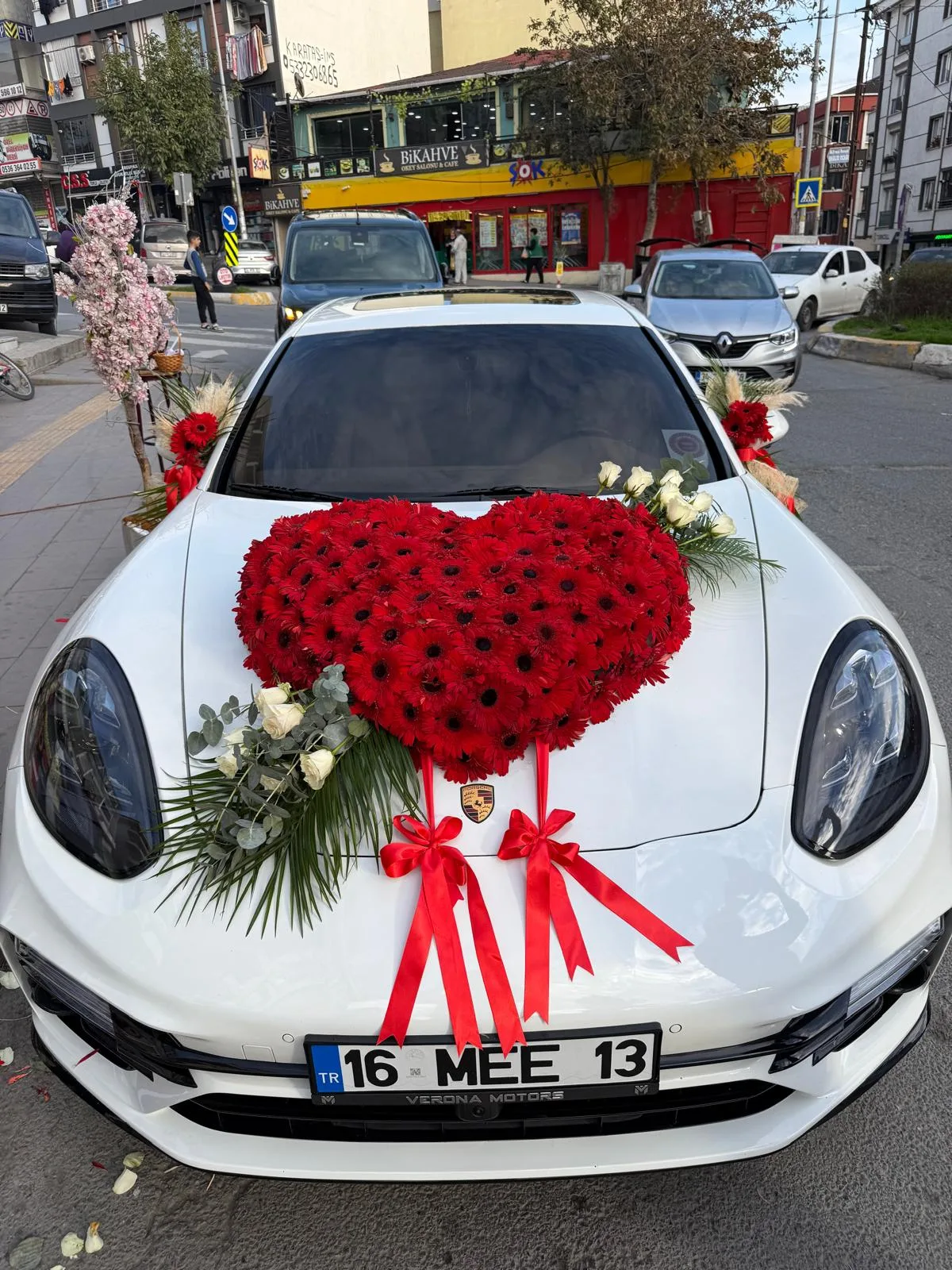 gelin arabası süsleme, kalpli gelin arabası, kırmızı gelin arabası süsü